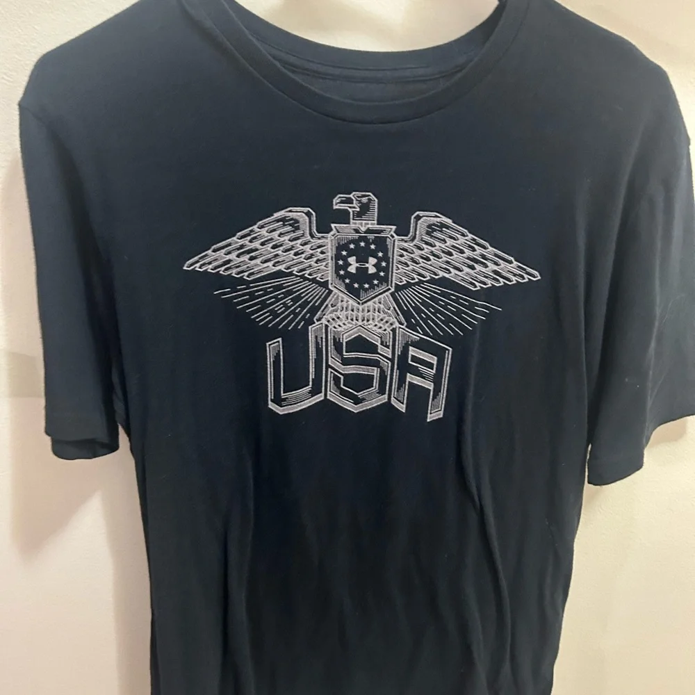 Under Armour Black HeatGear T-Shirt - Picture 1 of 3